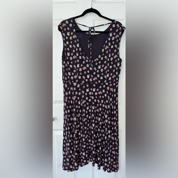Loft Charcoal and Floral Print Women's Dress Size Large - Picture 3 of 3